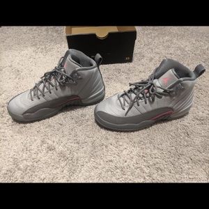Air Jordan 12 Retro / wolf Grey & Vivid Pink.